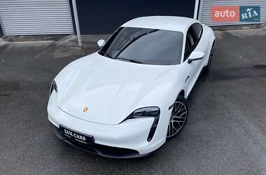 Седан Porsche Taycan 2021 в 
