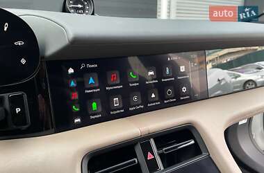 Седан Porsche Taycan 2021 в 