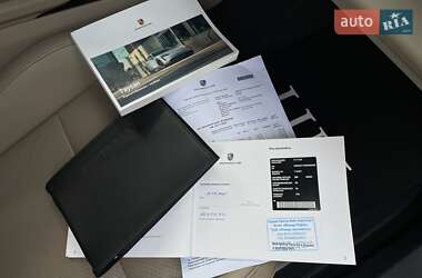 Седан Porsche Taycan 2021 в 