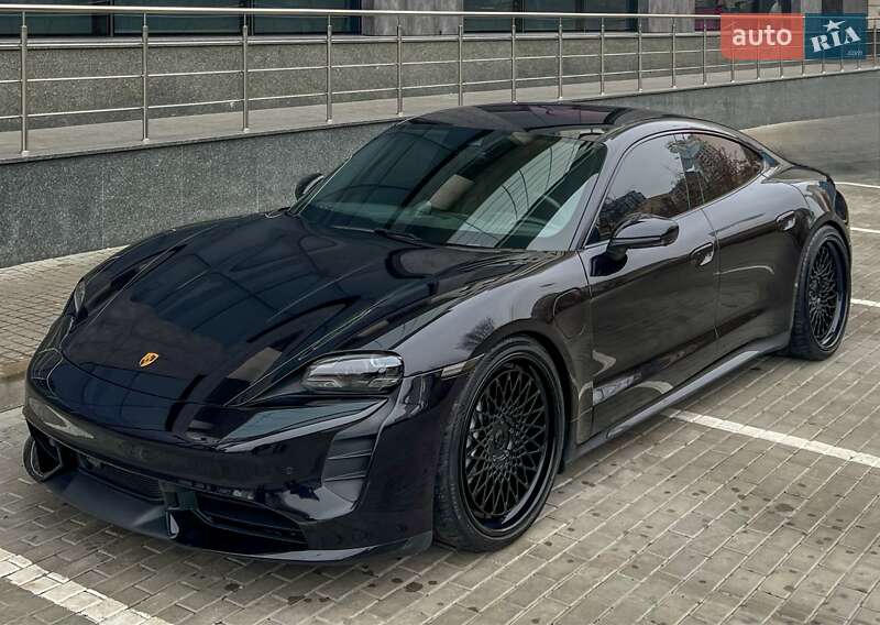 Porsche Taycan 2019