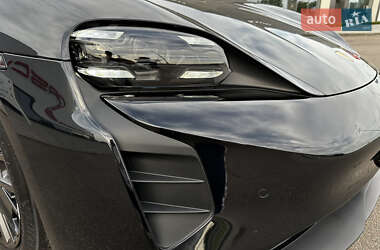 Седан Porsche Taycan 2022 в 