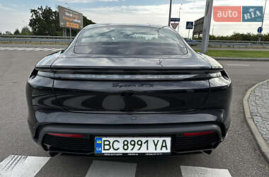 Седан Porsche Taycan 2022 в 