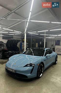 Седан Porsche Taycan 2020 в Киеве