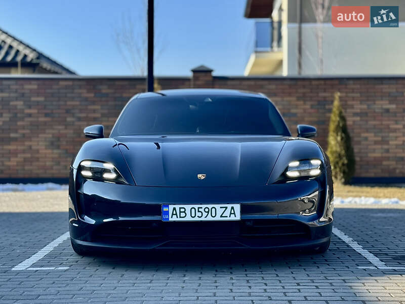 Седан Porsche Taycan 2021 в Виннице