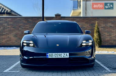 Седан Porsche Taycan 2021 в 