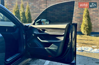 Седан Porsche Taycan 2021 в 
