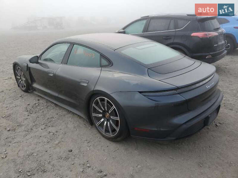 Седан Porsche Taycan 2021 в Виннице