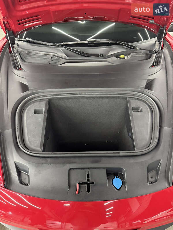 Седан Porsche Taycan 2022 в Киеве