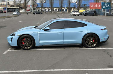 Седан Porsche Taycan 2021 в 