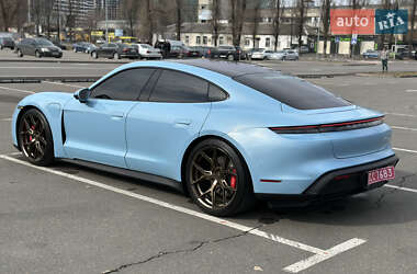 Седан Porsche Taycan 2021 в 