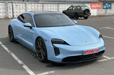 Седан Porsche Taycan 2021 в 