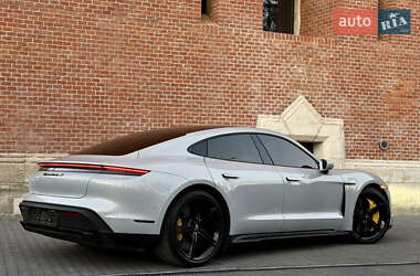 Седан Porsche Taycan 2022 в 