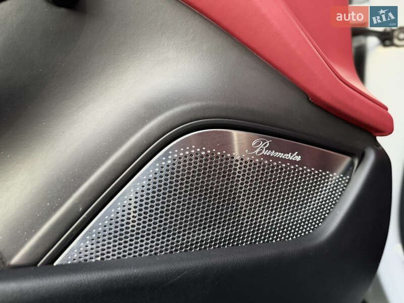 Седан Porsche Taycan 2022 в Львове