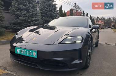 Седан Porsche Taycan 2025 в Киеве