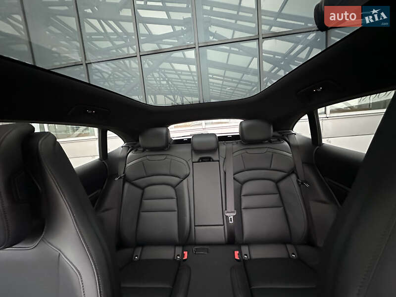 Седан Porsche Taycan 2024 в Киеве