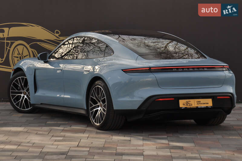 Седан Porsche Taycan 2022 в Киеве
