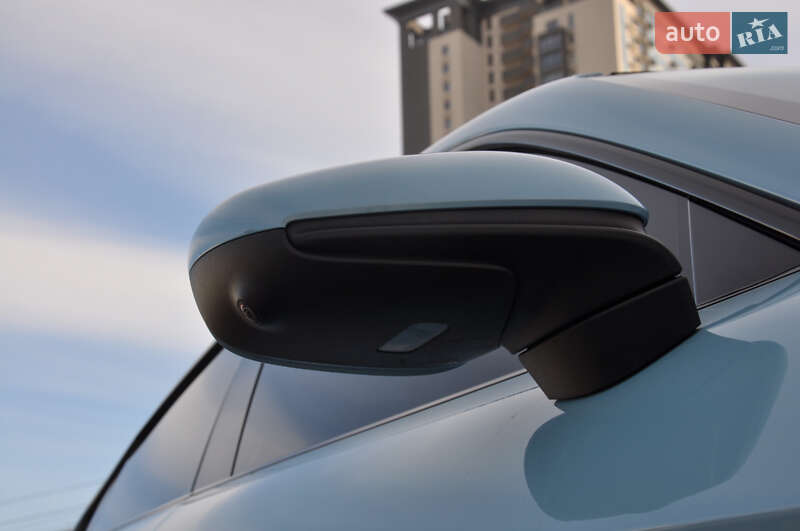 Седан Porsche Taycan 2022 в Киеве