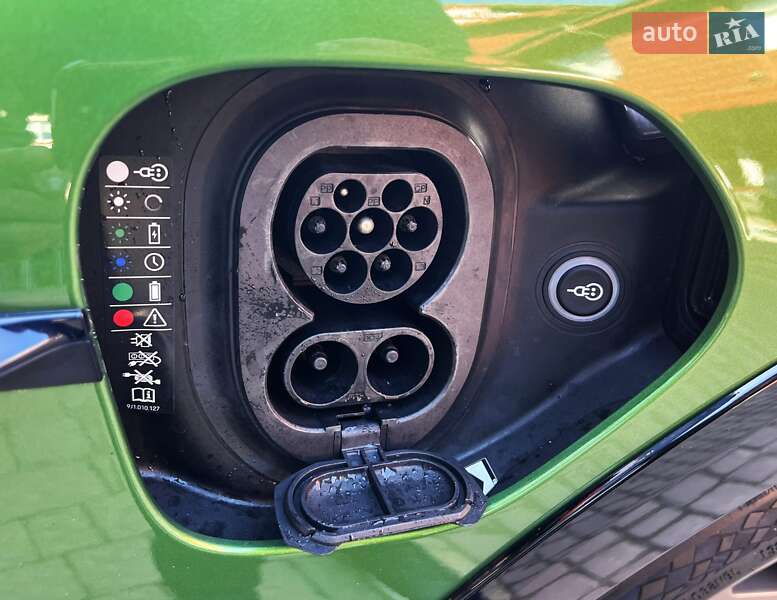 Седан Porsche Taycan 2021 в Львове фото 7 Седан Porsche Taycan 2021 в Львове