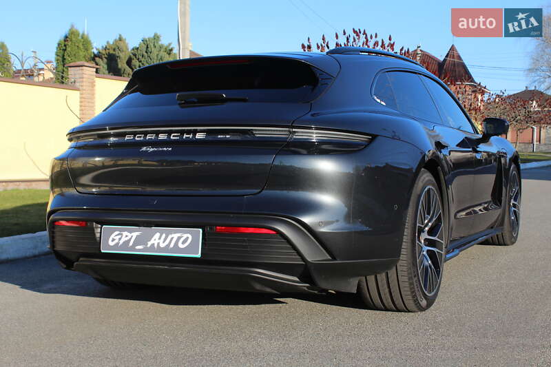 Седан Porsche Taycan 2024 в Киеве