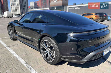 Седан Porsche Taycan 2021 в 