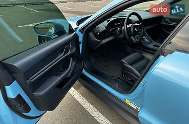 Седан Porsche Taycan 2020 в 
