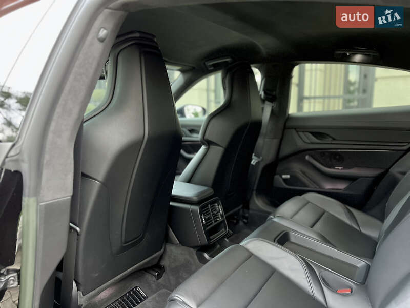 Седан Porsche Taycan 2022 в Одессе