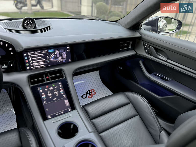 Седан Porsche Taycan 2022 в Одессе