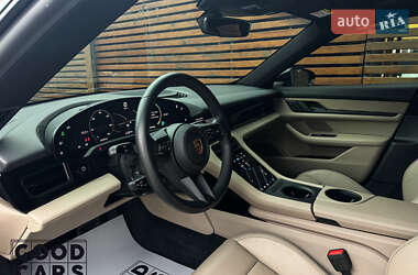 Седан Porsche Taycan 2022 в 