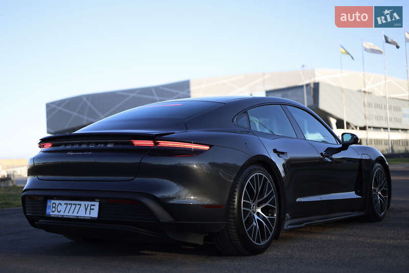 Седан Porsche Taycan 2020 в Львові