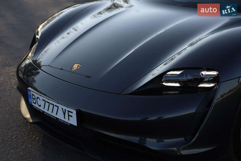 Седан Porsche Taycan 2020 в Львові