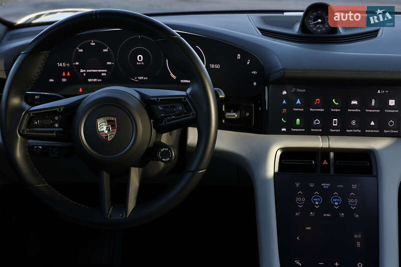 Седан Porsche Taycan 2020 в Львові