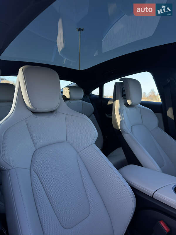 Седан Porsche Taycan 2020 в Львові