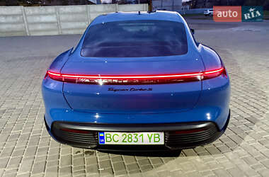 Седан Porsche Taycan 2022 в 