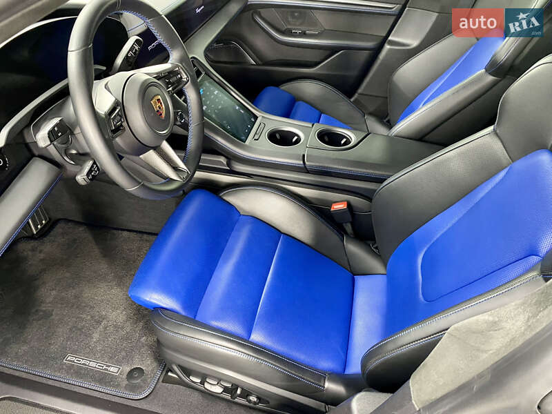 Седан Porsche Taycan 2022 в Киеве