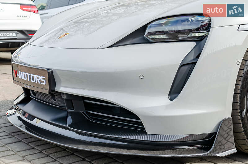 Седан Porsche Taycan 2021 в Києві