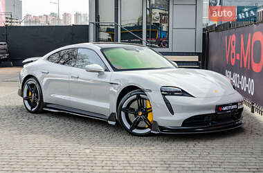 Седан Porsche Taycan 2021 в Киеве