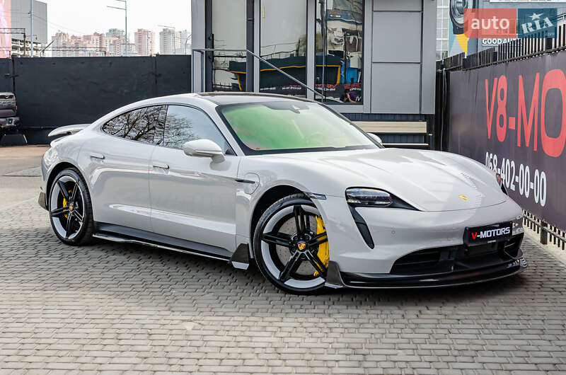 Porsche Taycan 2021