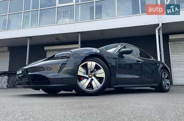 Седан Porsche Taycan 2022 в 