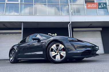 Седан Porsche Taycan 2022 в 