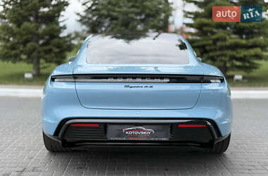 Седан Porsche Taycan 2021 в 