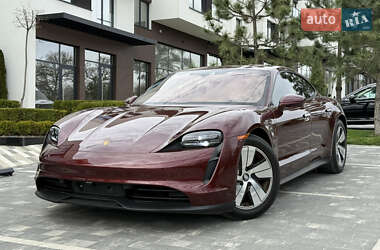 Седан Porsche Taycan 2023 в 