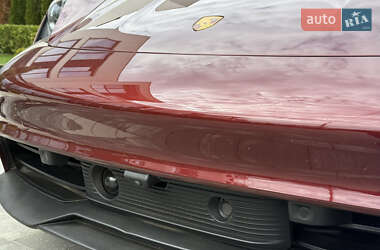 Седан Porsche Taycan 2023 в 