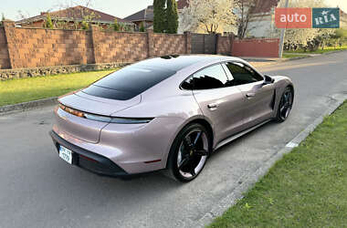 Седан Porsche Taycan 2022 в 