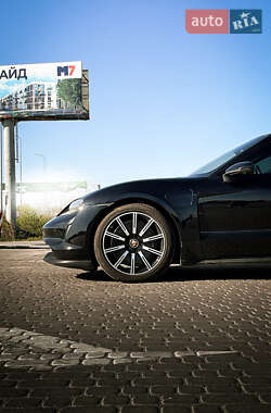 Седан Porsche Taycan 2021 в 