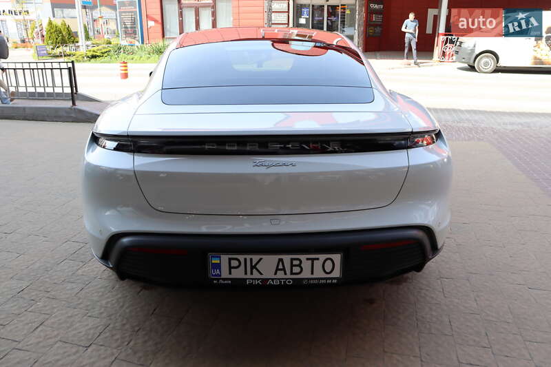 Седан Porsche Taycan 2021 в Львове