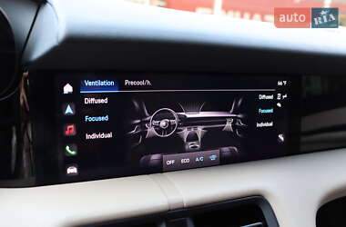 Седан Porsche Taycan 2021 в 