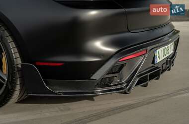 Седан Porsche Taycan 2021 в 