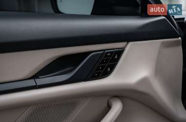 Седан Porsche Taycan 2021 в 