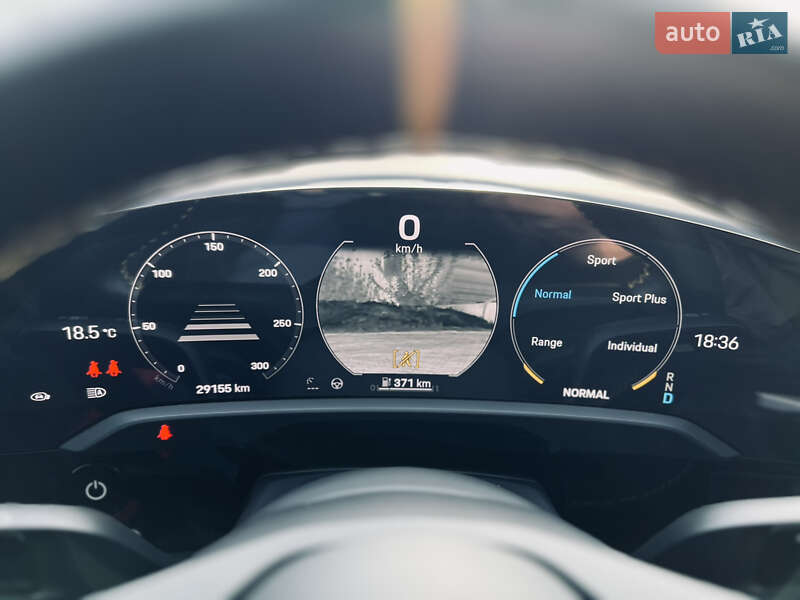 Седан Porsche Taycan 2020 в Киеве