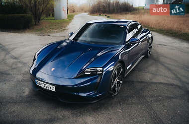 Седан Porsche Taycan 2021 в Киеве
